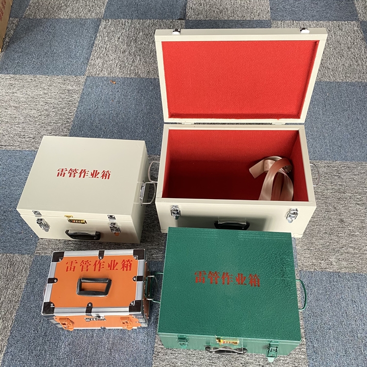 曲麻莱爆破工程作业箱如何选择？玻璃钢与传统材质的全面对比